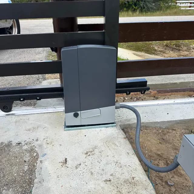 Automatic access field media 022